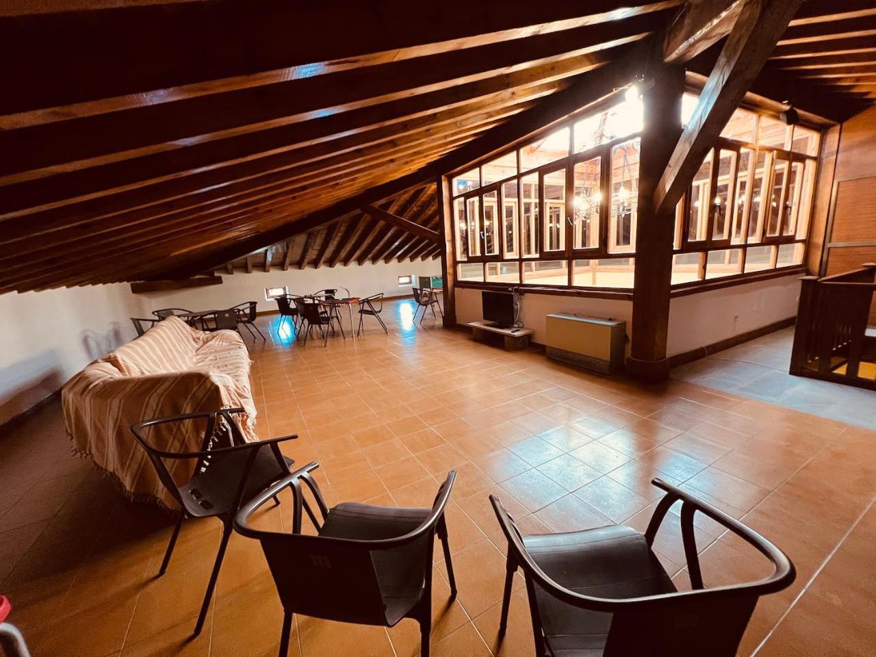 Albergue Pinares - La Casona De Revenga Regumiel de la Sierra Dış mekan fotoğraf